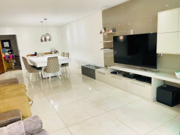 Apartamento à Venda