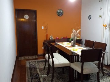 Sobrado à Venda