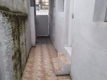 TERRENO COM 5 CASAS