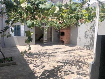 Casa à Venda