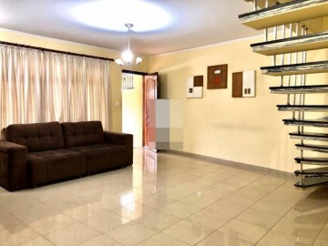 Sobrado à Venda