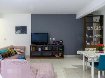 Sobrado à Venda