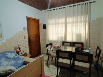 Casa à Venda