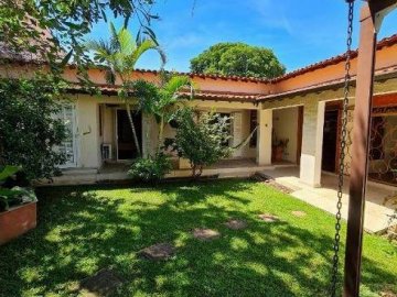 Casa trrea de alto padro!!