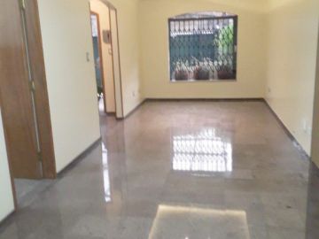 Sobrado à Venda