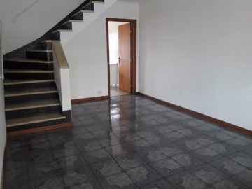 Sobrado à Venda