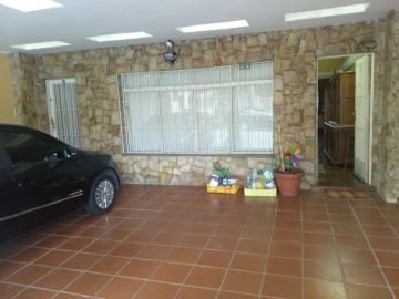 Sobrado à Venda