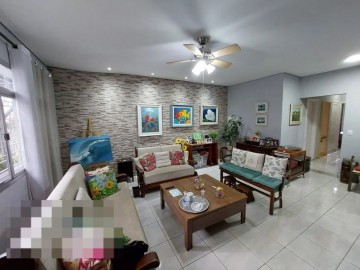 Casa à Venda
