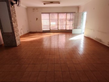 Casa à Venda